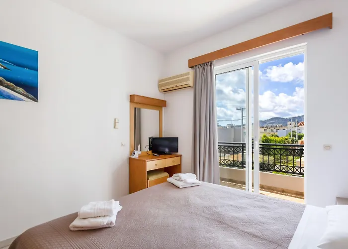 Johnhara & Apartamento Ialisos